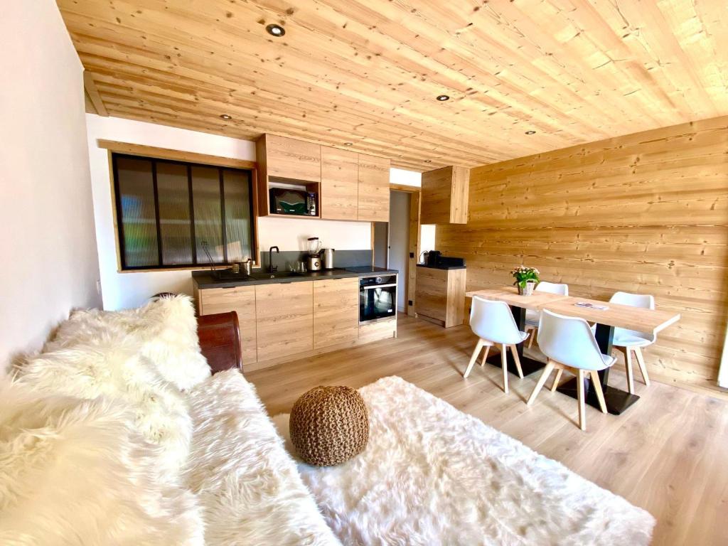 Appartement 3 Pièces à Megève, Balcon, Cheminée - FR-1-453-282 - 1