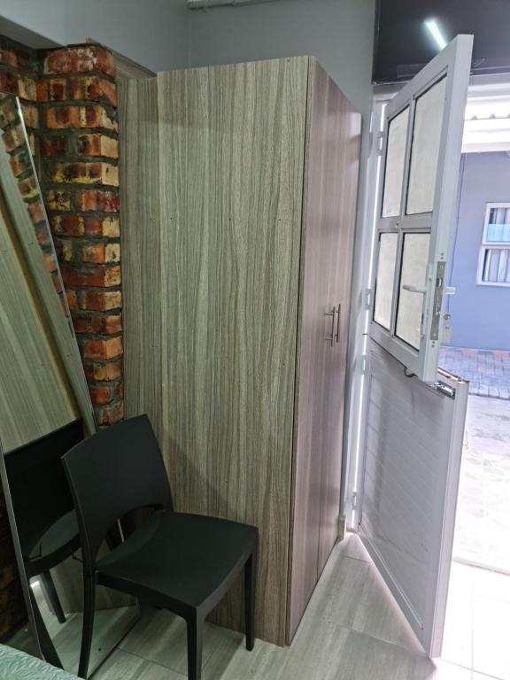Hasate Guest House 10 Florence street Oakdale Belliville 7530 cape town south African photo