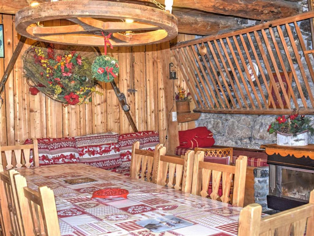 Chalet Savoyard en Bordure des Pistes avec Liaison Facile vers le Centre de Morzine - FR-1-524-11 - 1