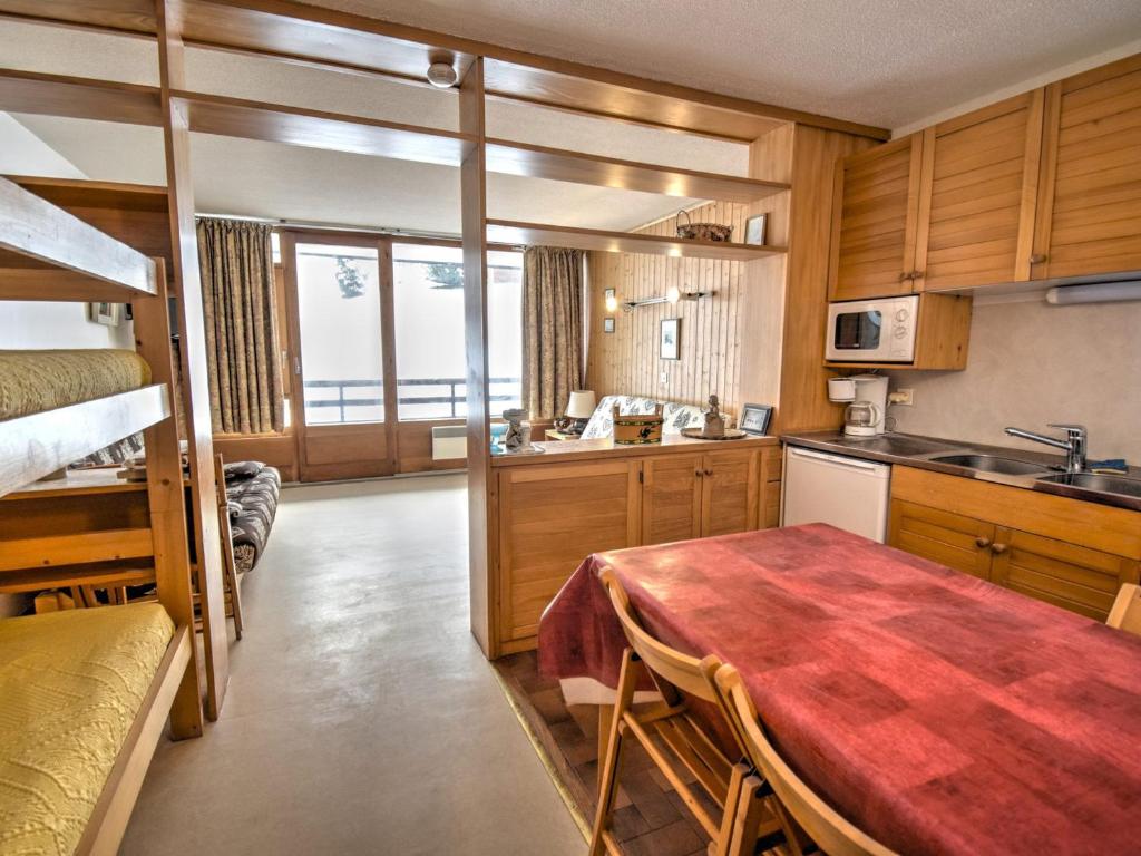 Studio avec balcon exposé sud-ouest, parking et animaux admis à 300m du centre - FR-1-524-84 - 3