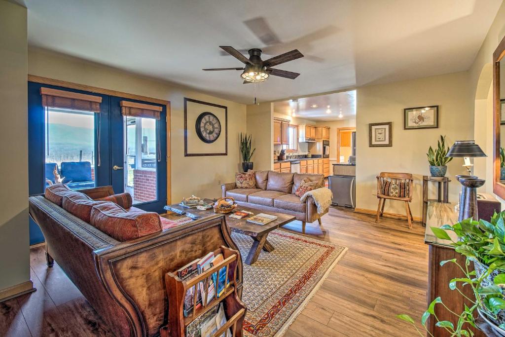 Home with Hot Tub Near Shenandoah Natl Park!, Front Royal