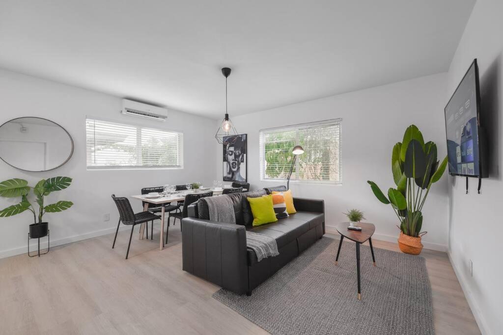 Beautiful Apt 2/2 Near The Beach, Miami