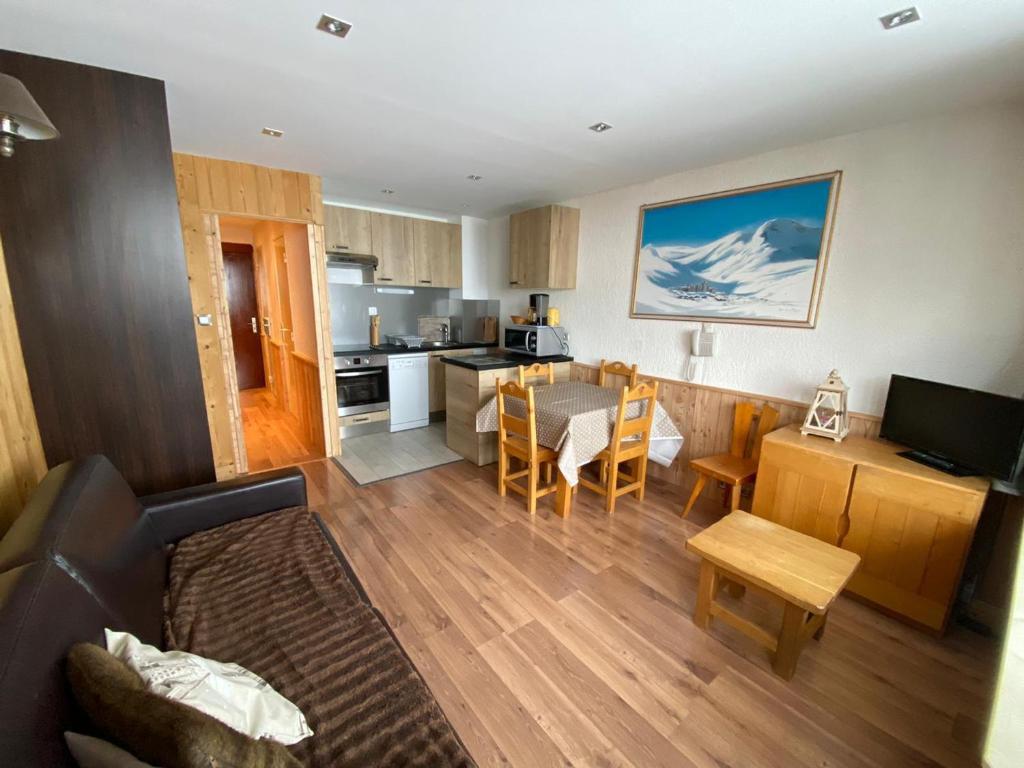 Studio ski aux pieds, vue montagne, idéal pour 4 - FR-1-449-45 - 4