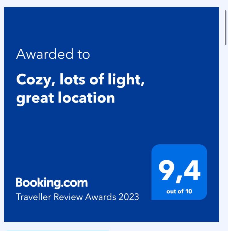 Cozy, lots of light, great location - 2