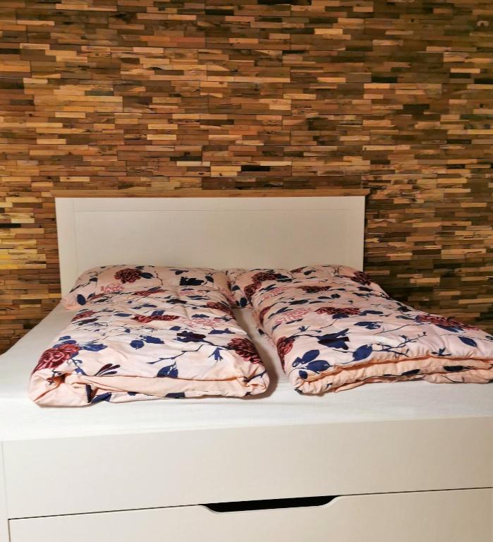 Modern renoviert mit Hallenbad + Fitness - 2