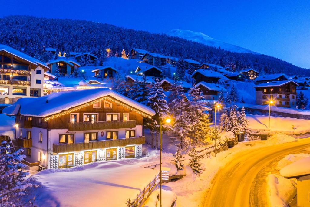 Hotel Duc De Rohan - 3