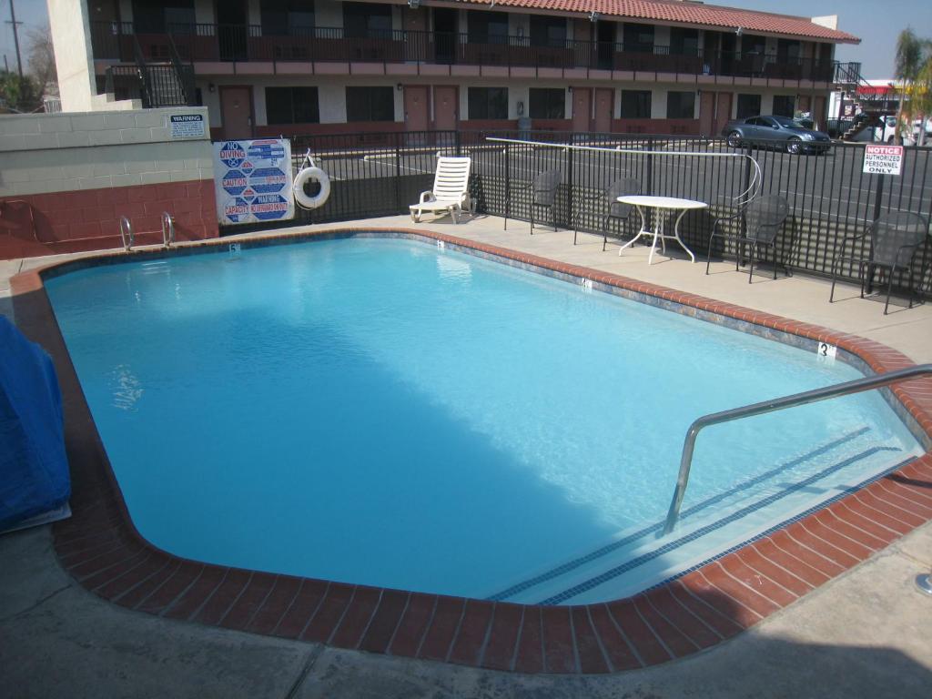 Motel 8 Maricopa photo