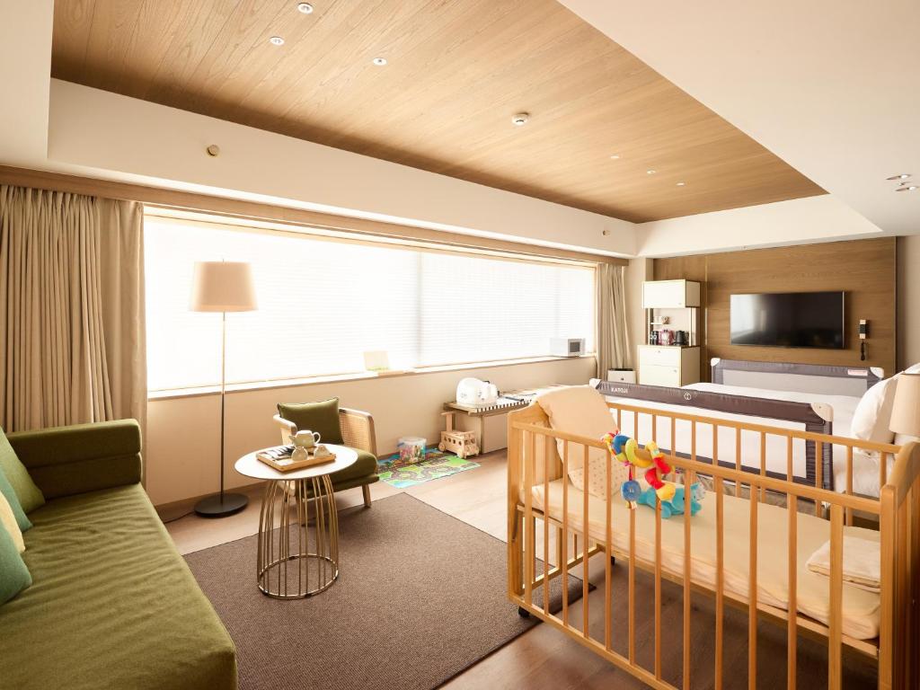 Hotel Room 4