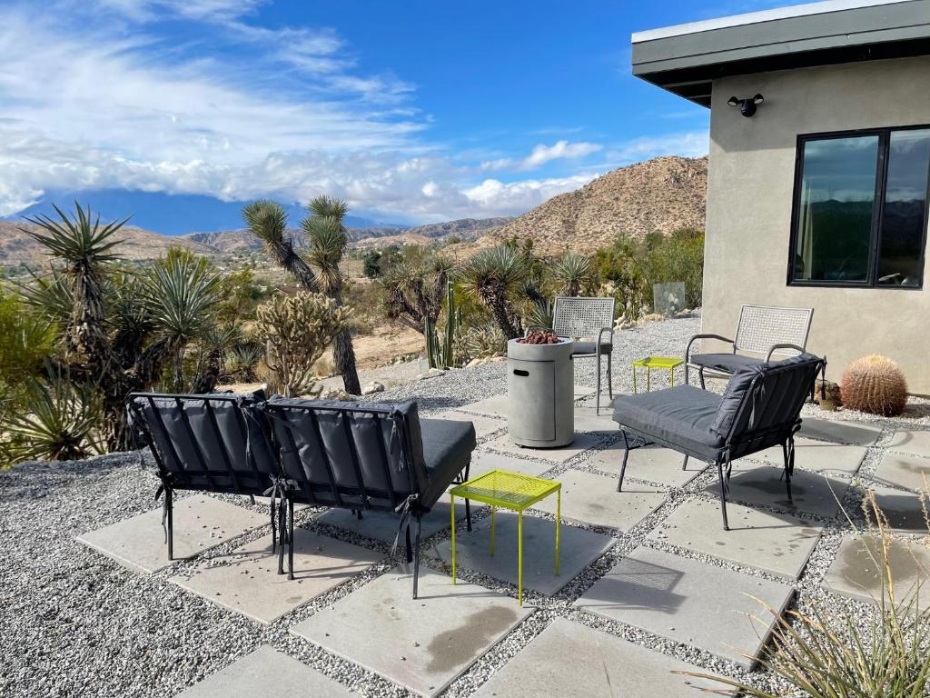Verdin's Nest - Romantic Retreat with Hot Tub Under the Stars! home