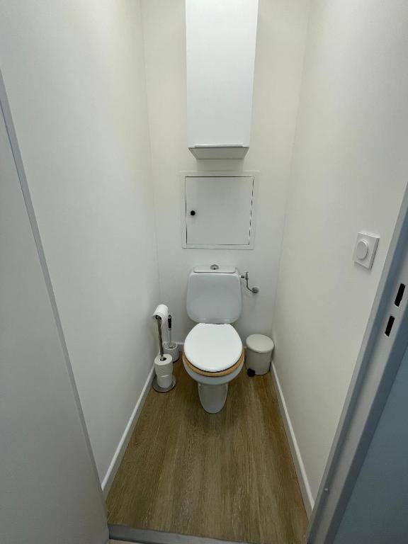 2 Pièces Climatisé-WIFI / 4 voyageurs / Boxe Privé / 2 piscines / 2 tennis / Pétanque / PingPong - 3