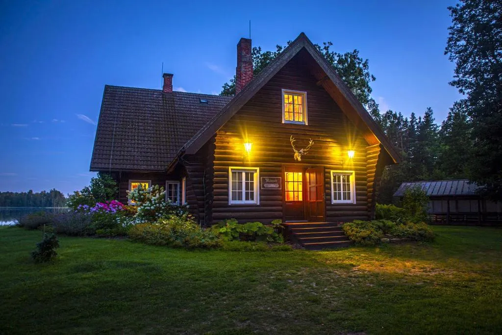 Guest House Mednieki, hotel in Salainis