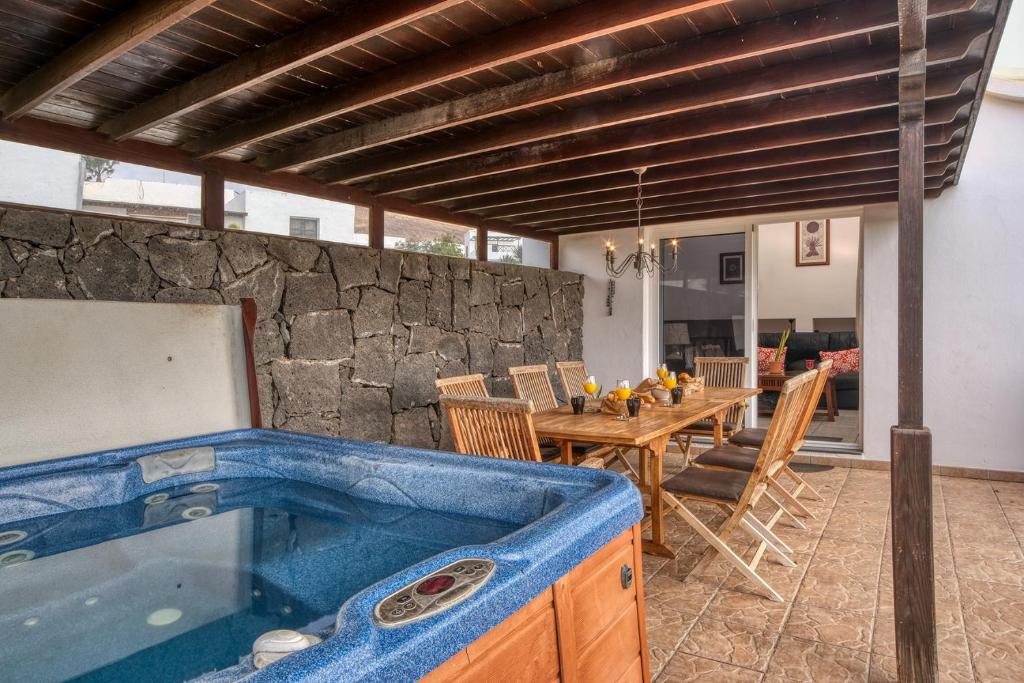 Casa El Paraiso - Private Pool, Jacuzzi, Air-con and BBQ By Lanzarote Vacation Homes - 5
