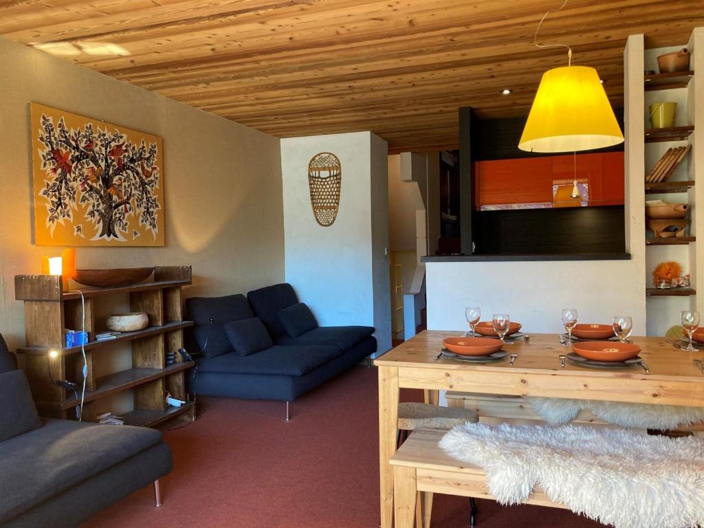 Confort 3P 70's skis aux pieds, Avoriaz - 5