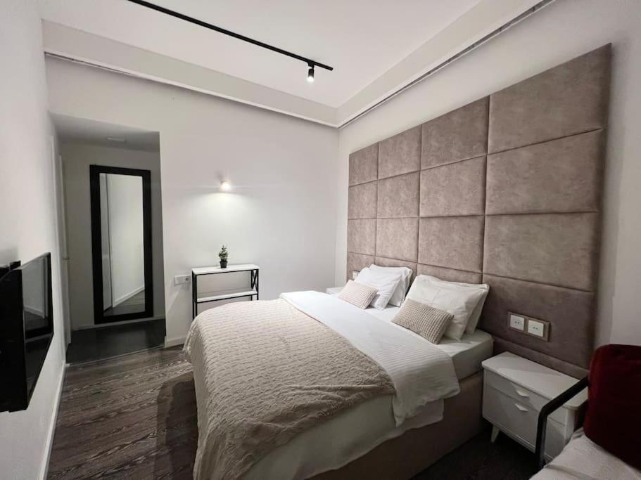 Nice studio in Baku courtyard, Baku