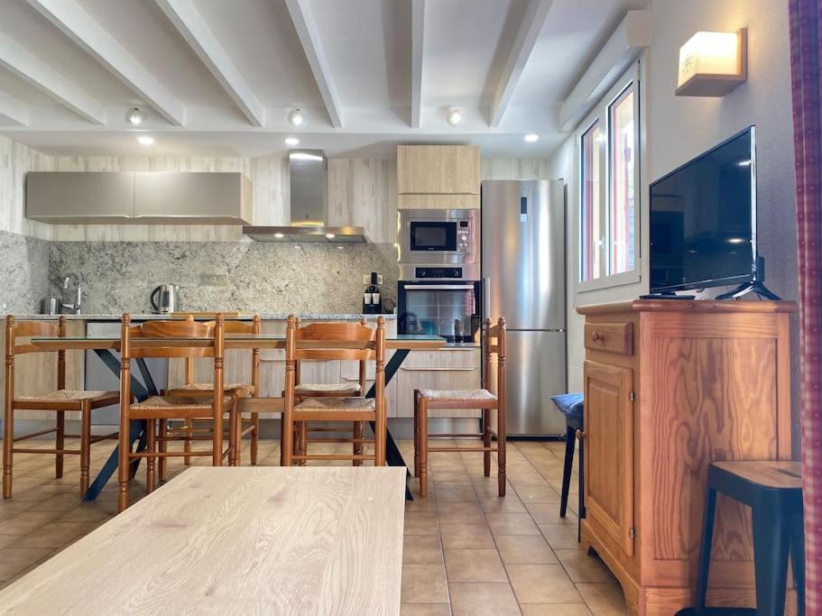 Le Chalet 102. 3 chambres. Terrasse. Parking. wifi - 4