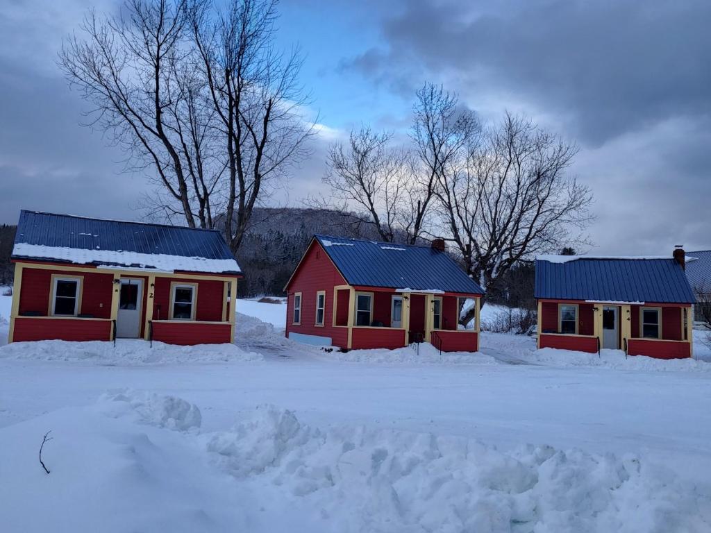 Mohawk Cottages — Hotel in Colebrook (NH)