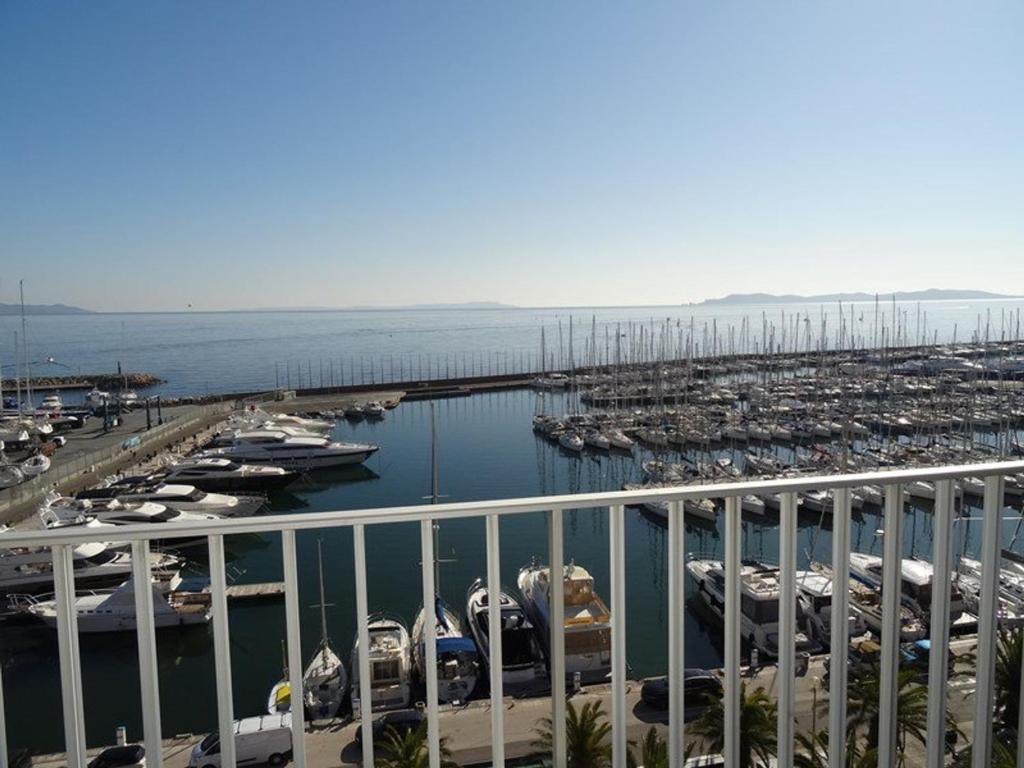 Hyères Port T2 avec Clim et Wifi, Vue Mer - FR-1-335-172 - 3