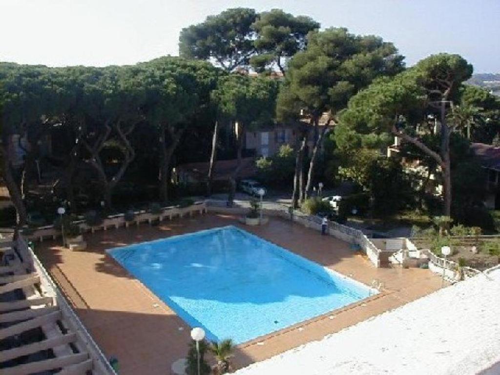 Studio Cabine à Hyères : piscine, proche port, plages et aéroport, parking inclus - FR-1-335-171 - 1