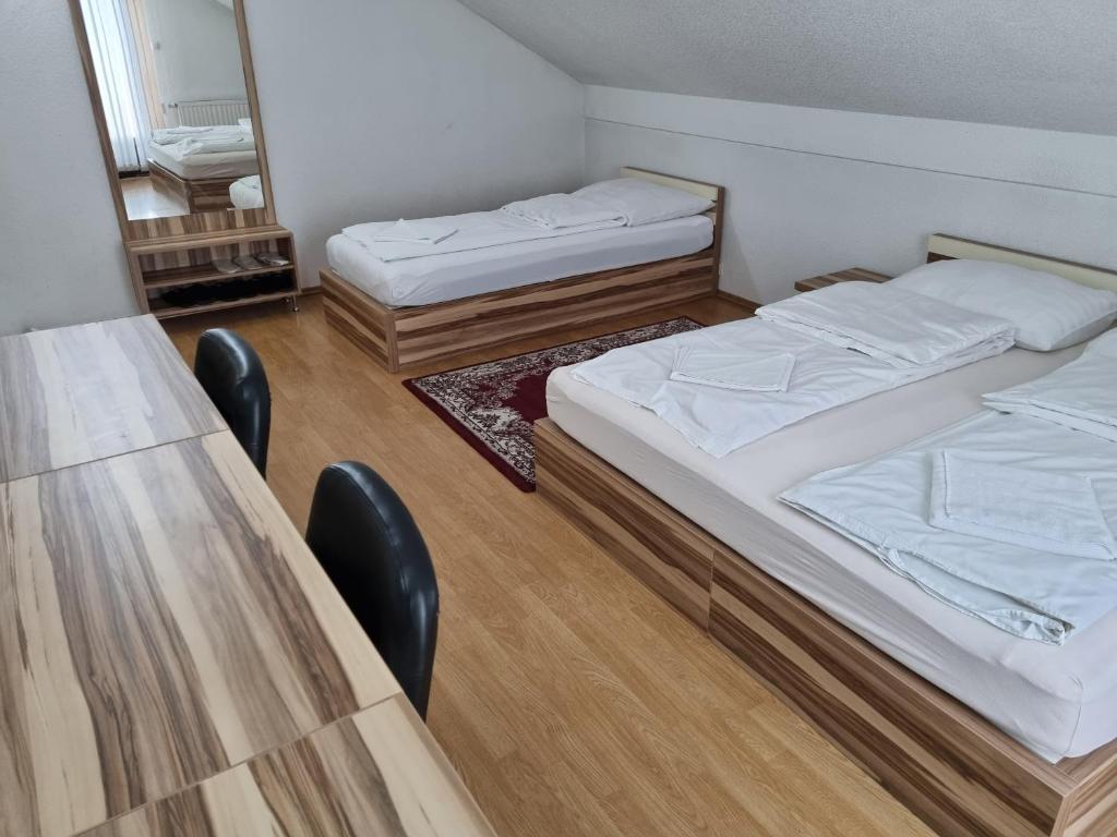City Bridge Guest House - 4