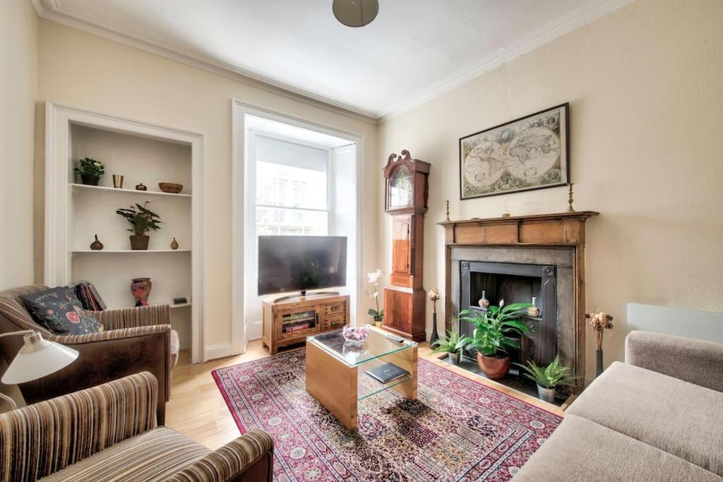 charm & character on historic Rose Street, Edinburgh