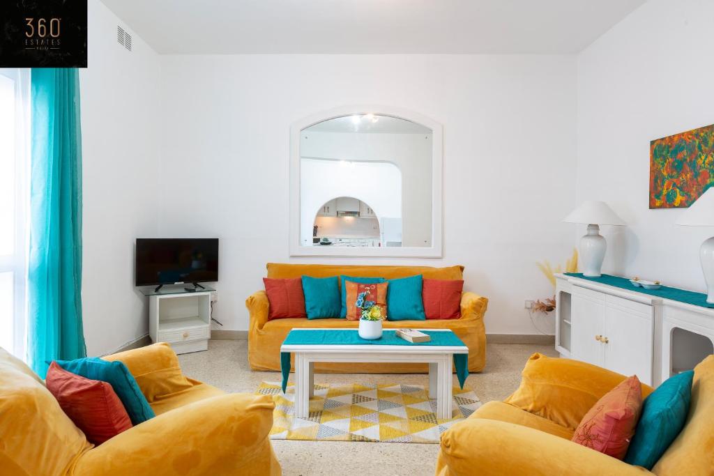 A comfy Seafront 1BR APT, in Tower Road in Sliema by 360 Estates, Sliema