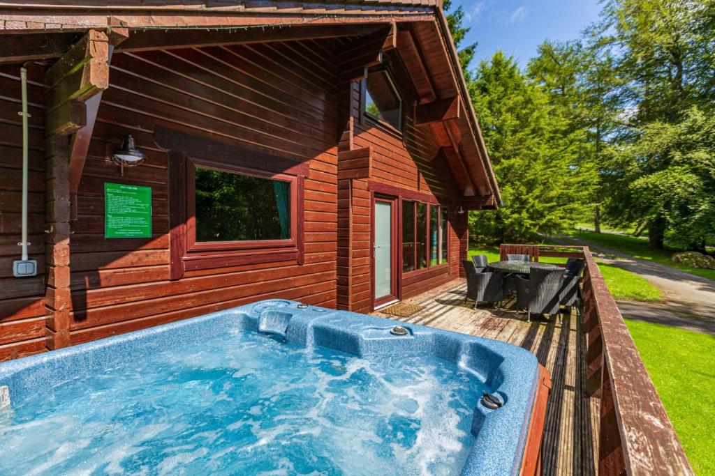 Lady Galloway 30 with Hot Tub, Newton Stewart