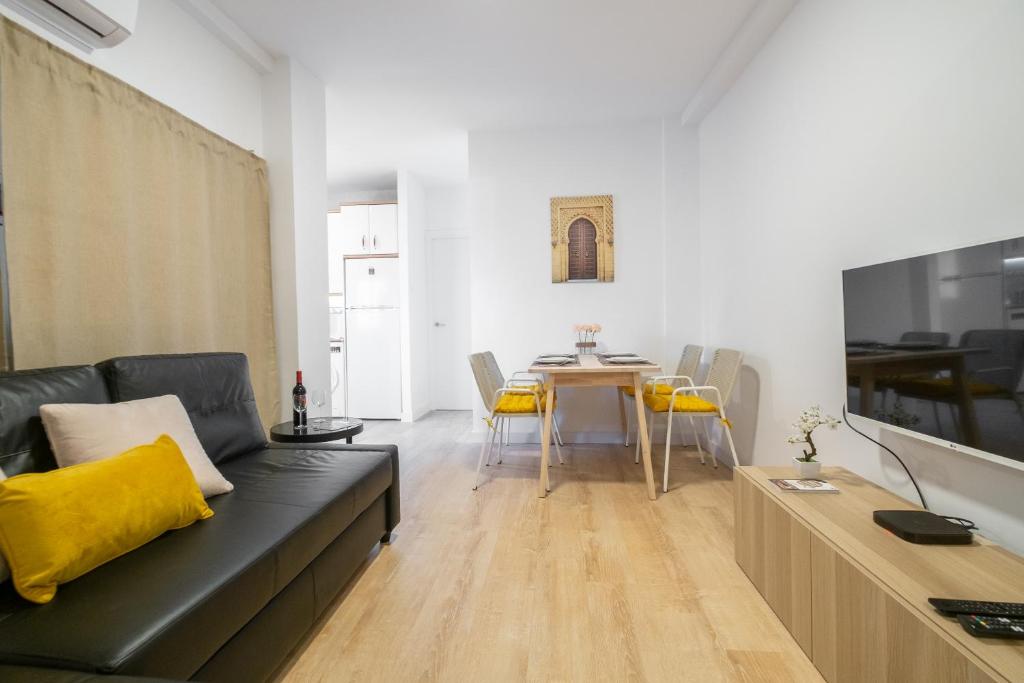 Self check-in! Apartment in the heart of Málaga! - 5