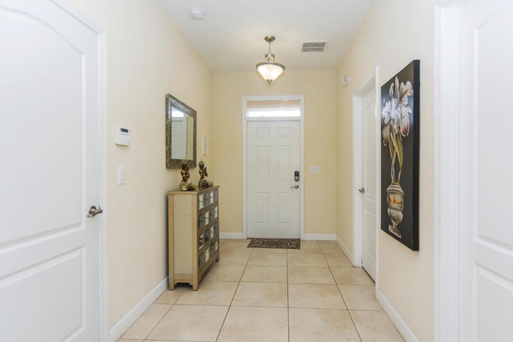 Deluxe Single Family Home w Pool Close to Disney 1406 photo