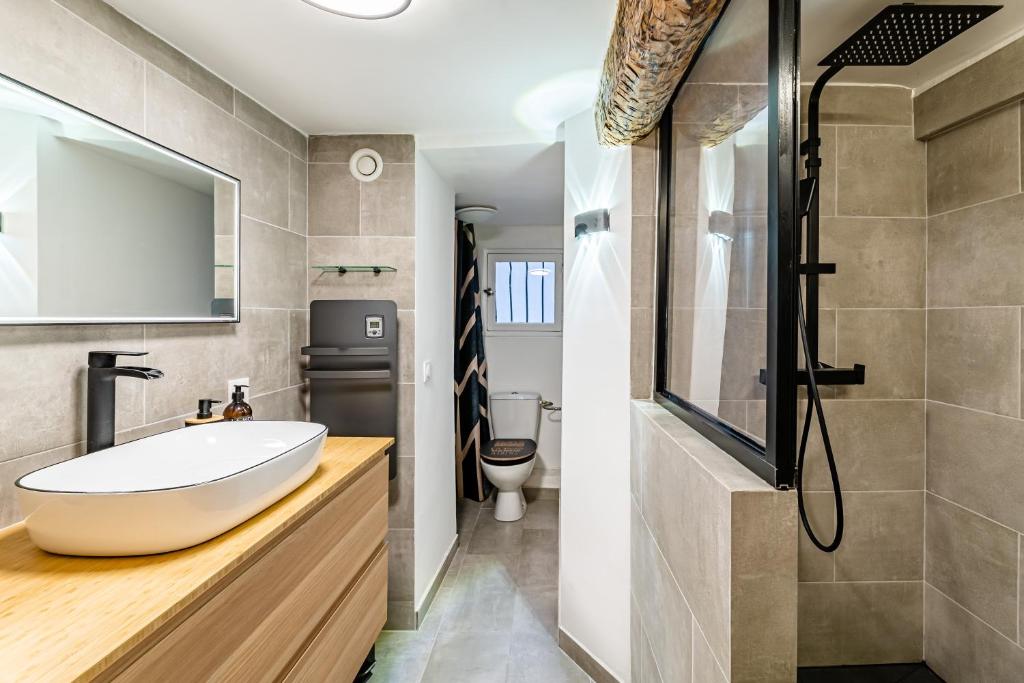 ROCHE : 3 Chambres,6 personnes, bien équipé, déco+ - 5