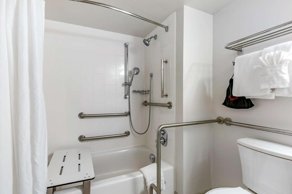 Best Western Premier Rockville Hotel & Suites photo