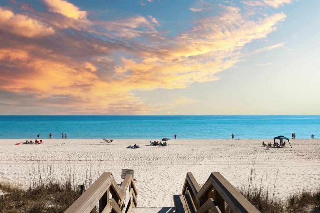 Emerald Shores: Steps from the Gulf, Navarre Beach, Navarre