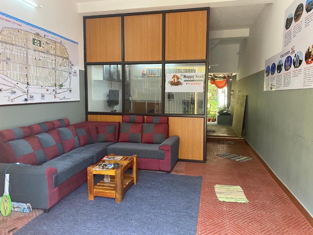Happy Nest Guest House photo