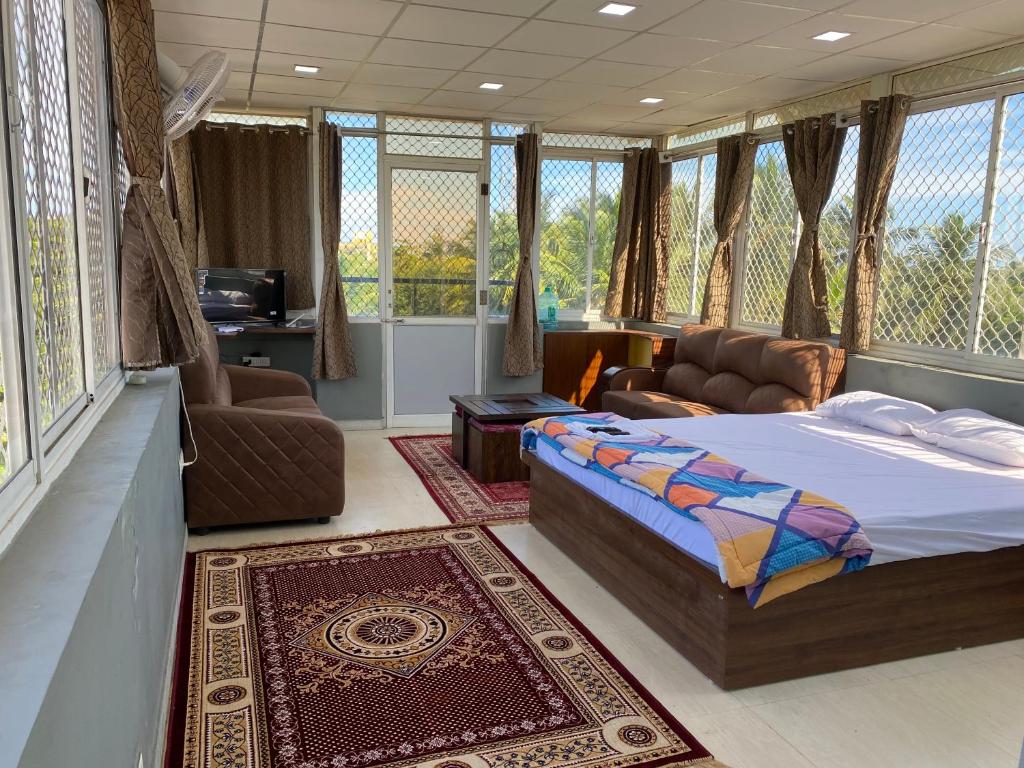Happy Nest Guest House photo