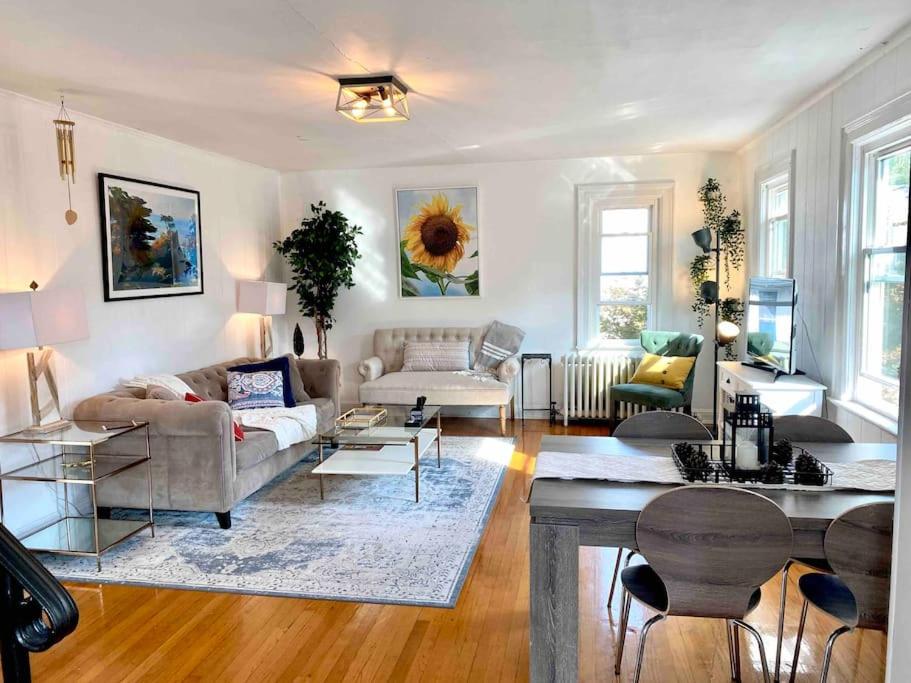 Walk to Greenwich Ave [KING bed] BEST Location