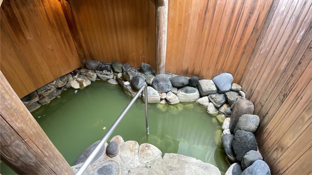 Hot spring bath