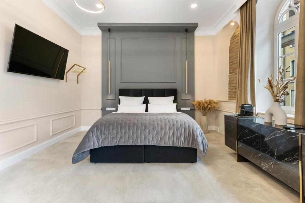 NEW I LUXUS Suite I Kingbed I Center - 4