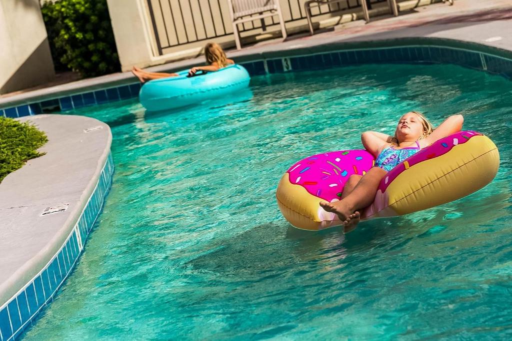 Phoenix on the Bay 2 by Brett Robinson Vacations, Orange Beach