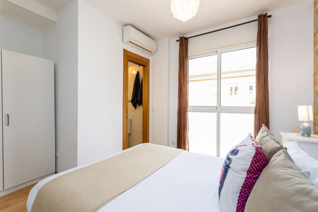 Holidays2Malaga Cruz Verde City center with AirCon & WiFi - 3