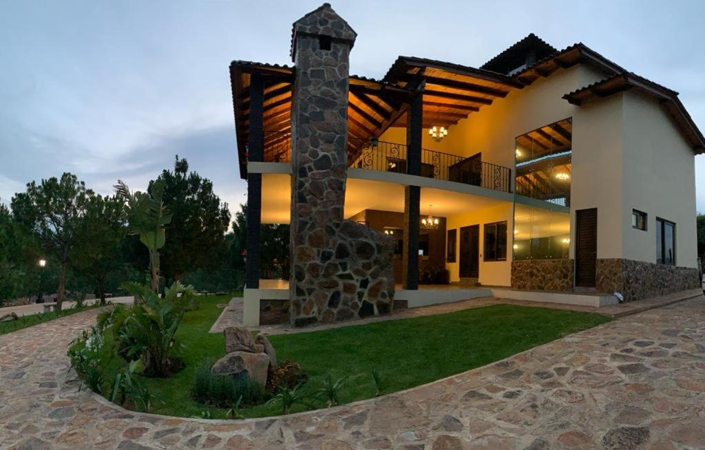 Hermosa Cabaña Familiar hasta para 30 huéspedes - 2
