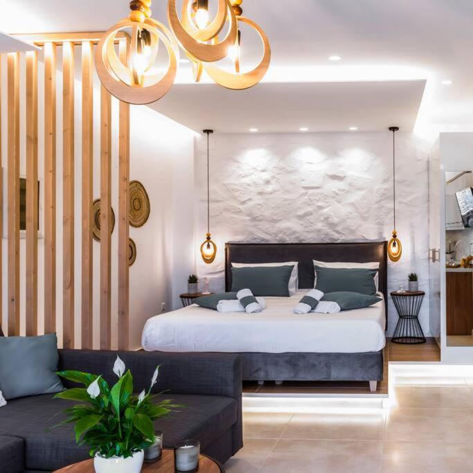 Sofilins Luxury Suite, Analipsi