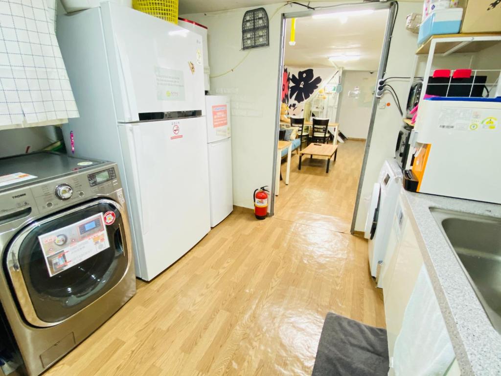 Aroha Guesthouse Seoul Station photo
