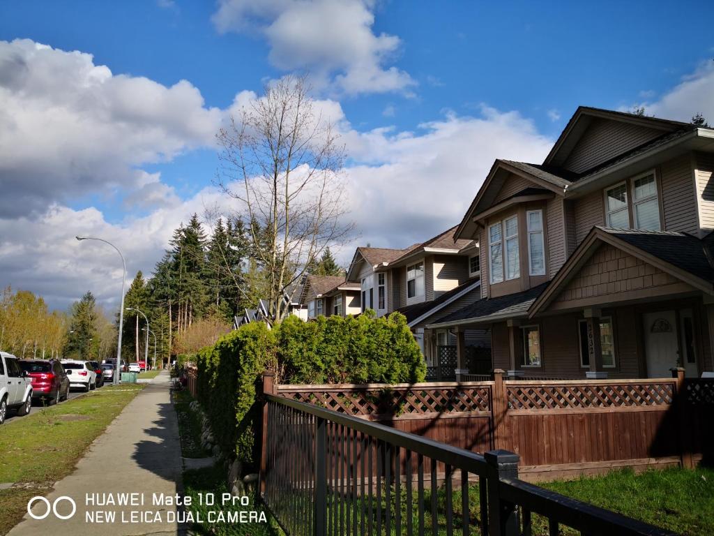 Coquitlam center, 2 bedroom suite, walking to skytrain, Port Coquitlam