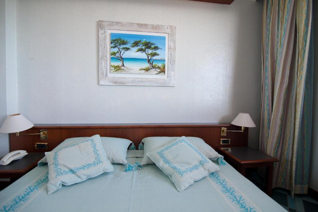 Club Esse Roccaruja — Hotel rooms in Stintino, Sardinia