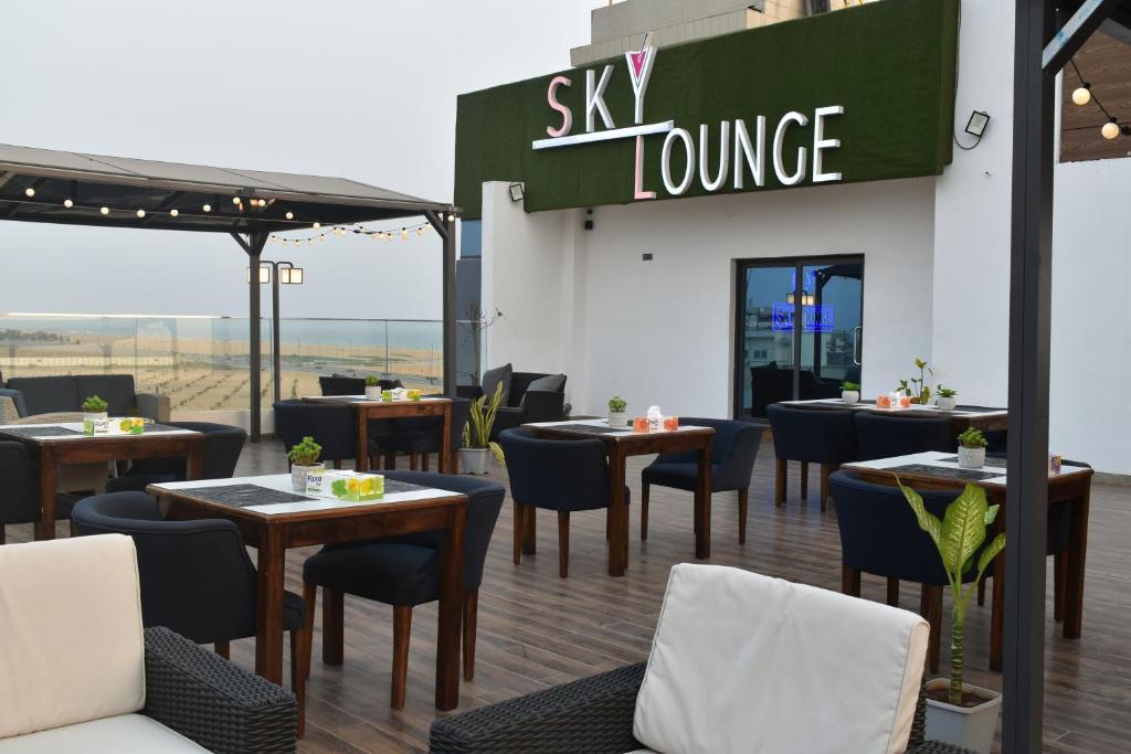 Restaurant, Hotel La Casa Cielo in Cotonou