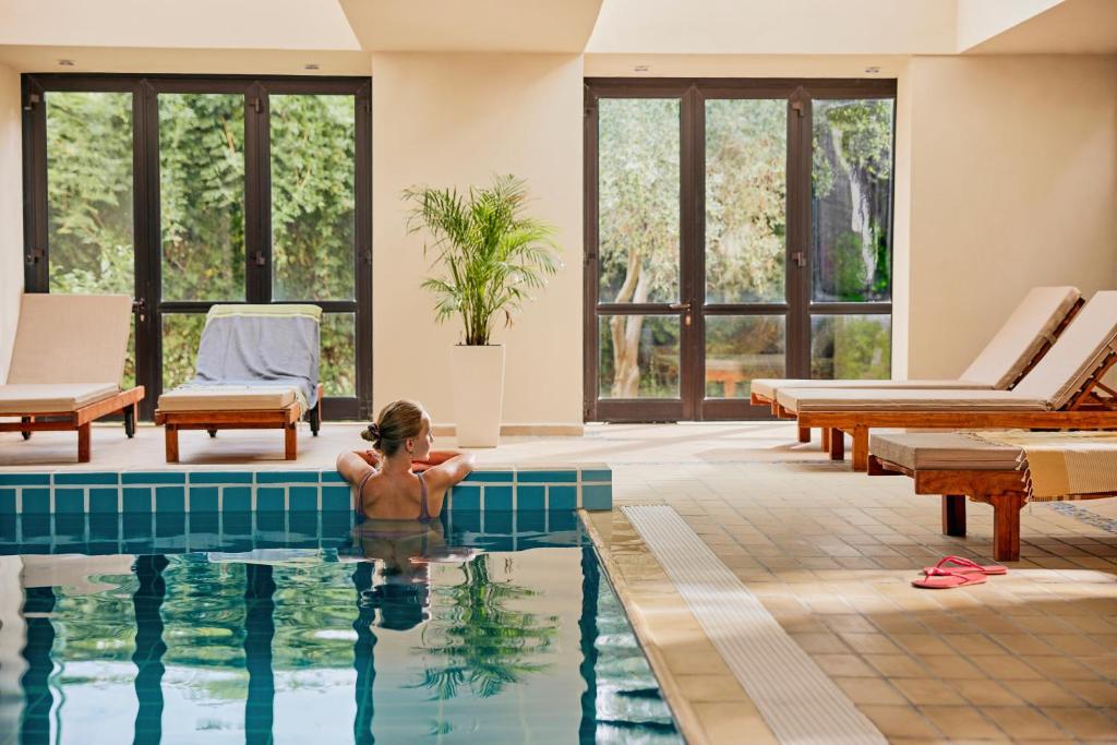 スイミングプール