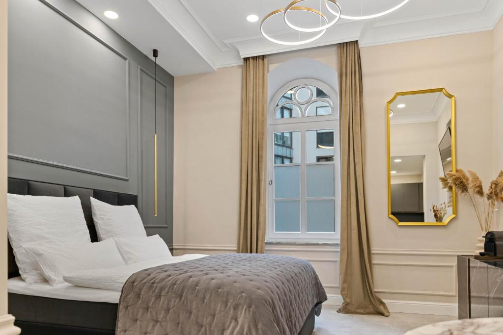 DESIGN Studio I Center I Kingbed I NEW - 5