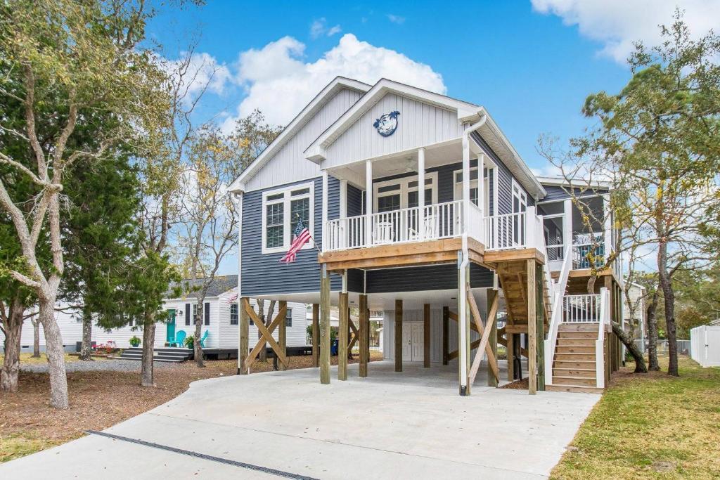 BB and T by the Sea, Oak Island