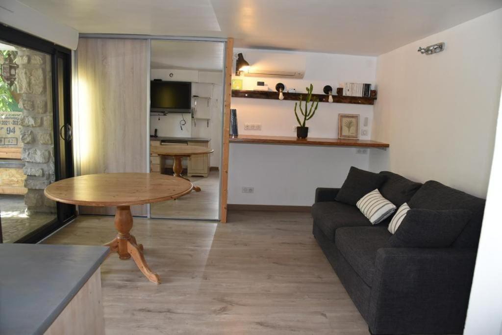Rez de chaussée de Villa Marseille 9ème - 3