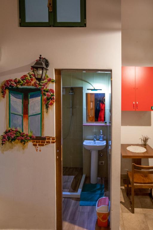 Mi Casa es Tu Casa - Shkodra Backpackers Hostel photo