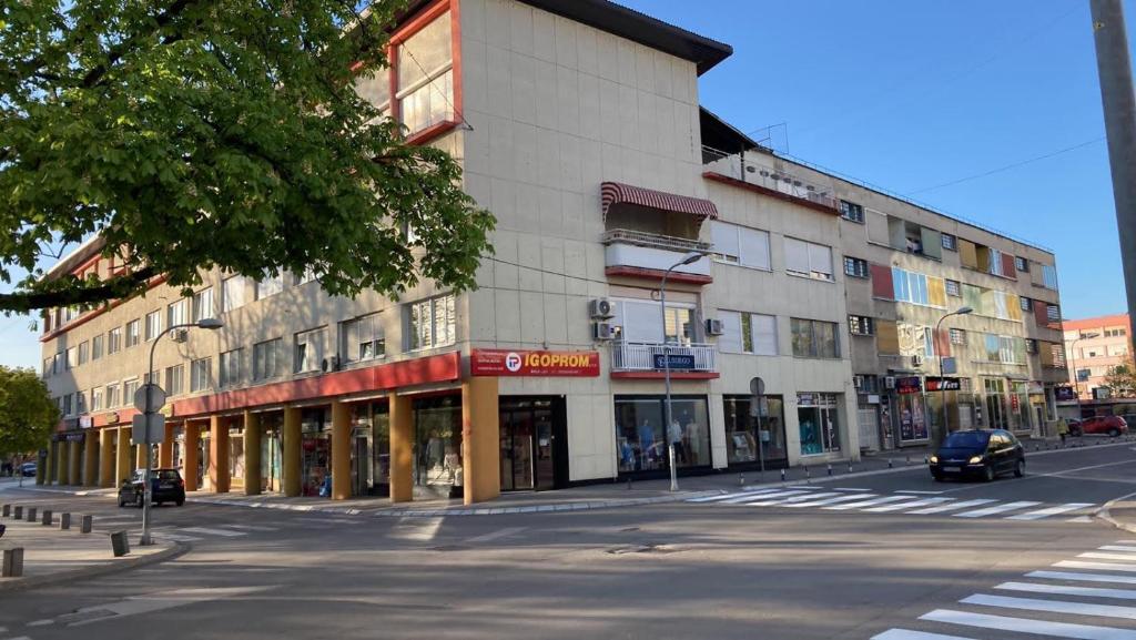 Penthouse stan 80m2, terasa 36m2, garaža... centar Banja Luke - gradski park - 2
